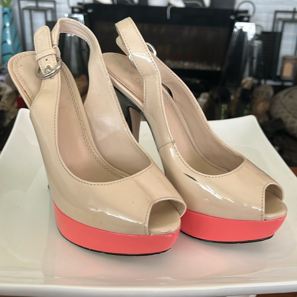 Le Chateau 4” Peek-a-boo toe heels, good clean used cond, size 6 nude & peach